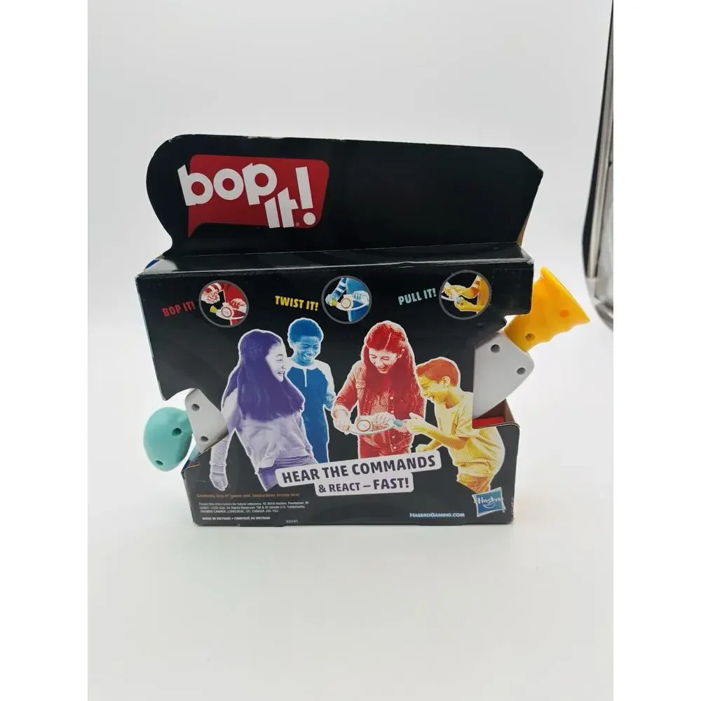 Hasbro Gaming Bop It! The Classic BOP IT-TWIST IT-PULL IT!! Electronic Game New!